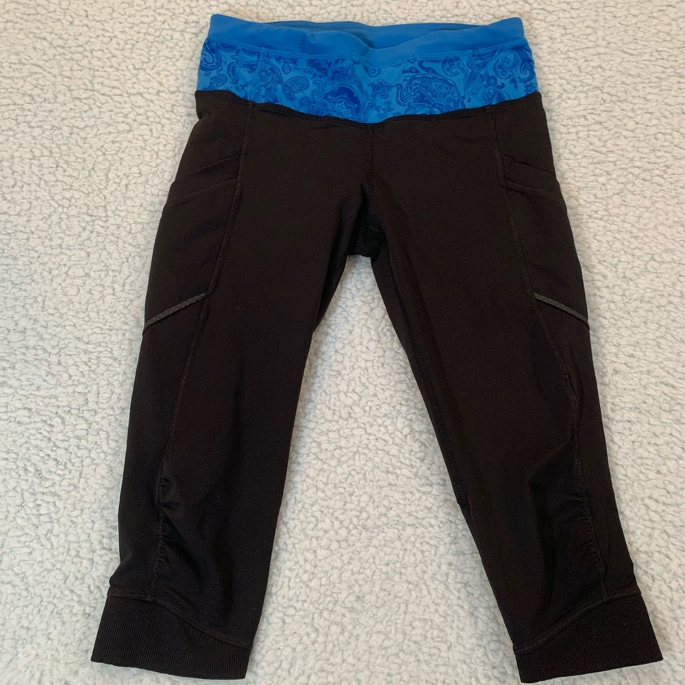 Lululemon Blue And Black Capri Leggings Size 6 EUC